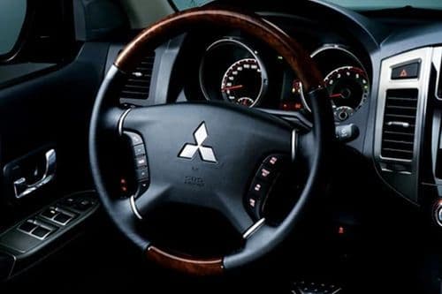 Mitsubishi Pajero 2024 Dashboard