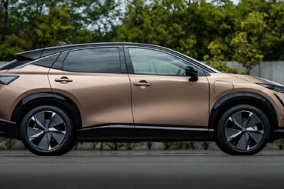 Nissan Ariya Right Side-View