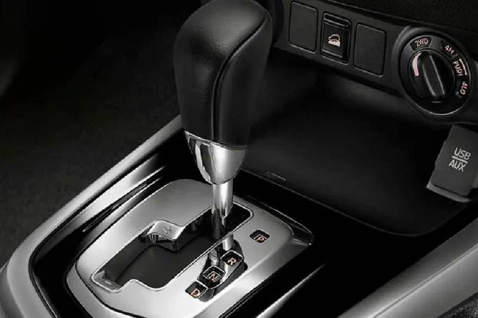 Nissan Navara 2024 Gear Shifter