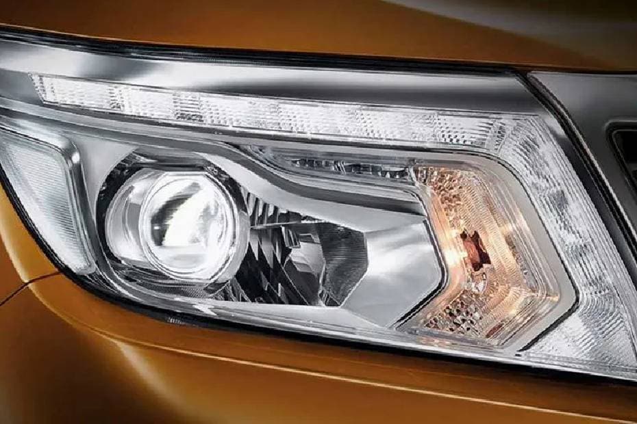 Nissan Navara 2024 Headlight
