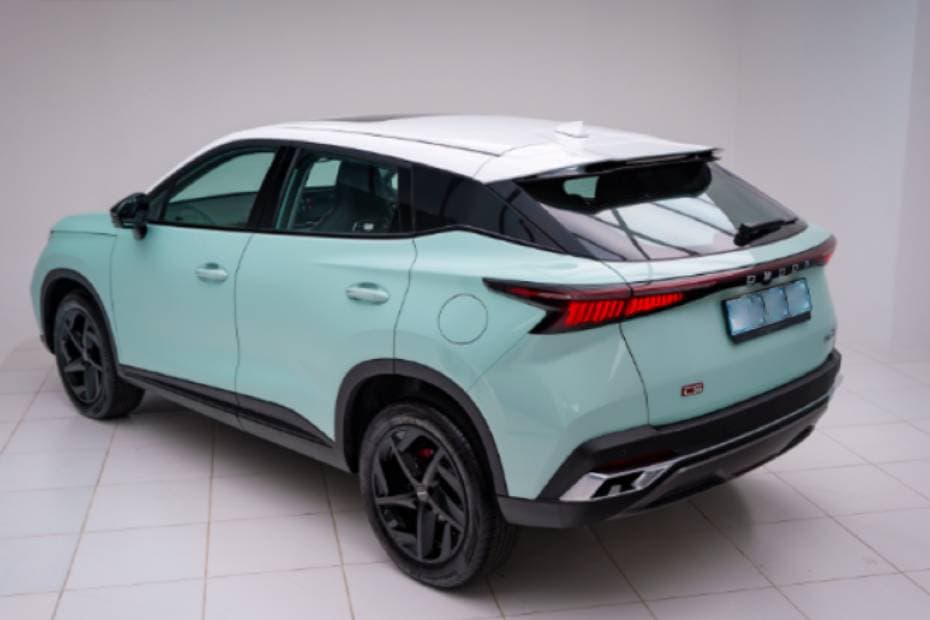 Omoda C5 Back Side View