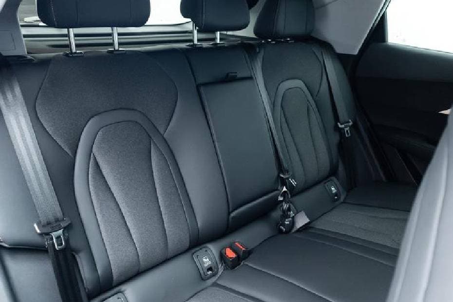 Omoda C5 Rear Seat View