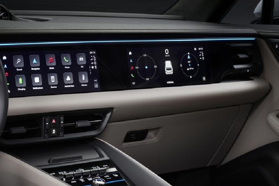 Porsche Macan EV 2024 Display