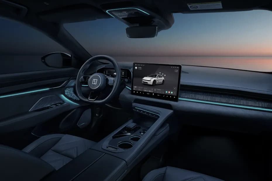 ZEEKR 001 Dashboard