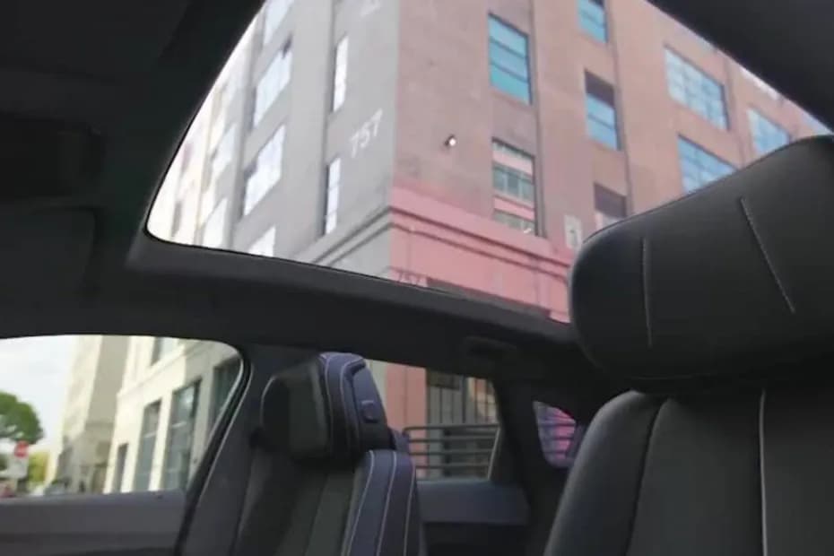 Cadillac Optiq Sunroof