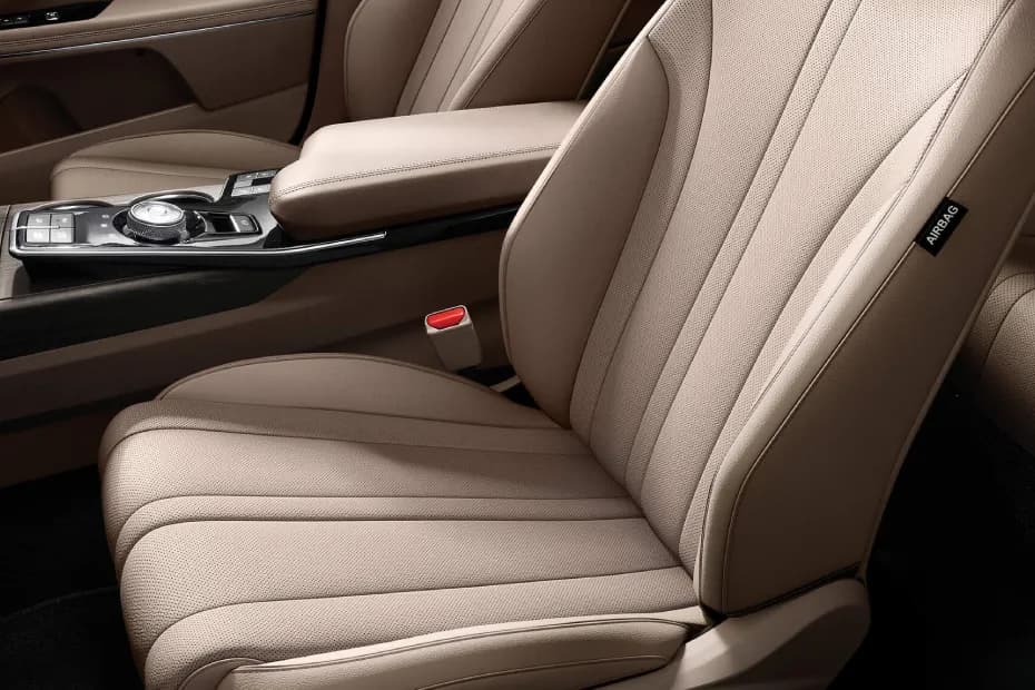 Kia K8 Front Seat