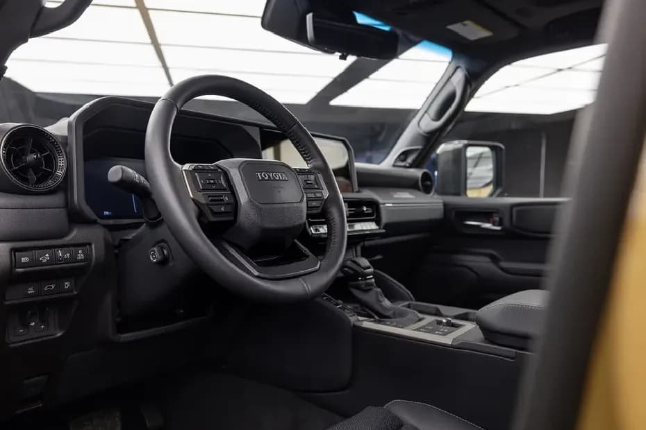 Toyota Land Cruiser Prado dashboard