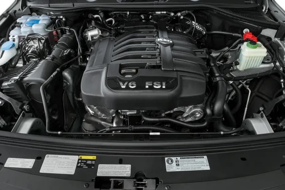 Volkswagen Touareg Engine Shots