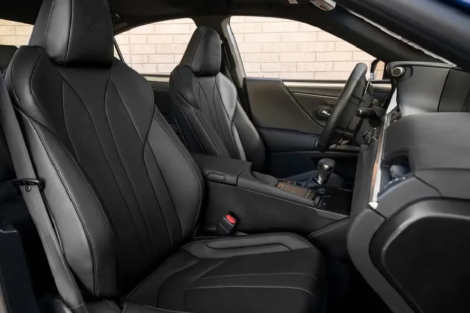  Lexus ES Interior Image