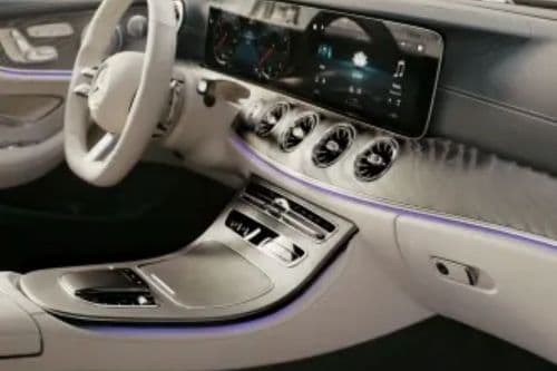 The MBUX Interior Assistant can differentiate between various hand gestures