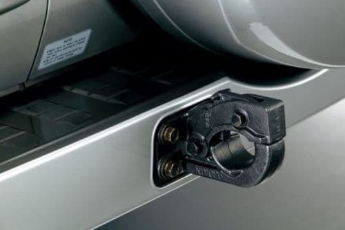 The newly designed pintle hook is great for towing disabled vehicles