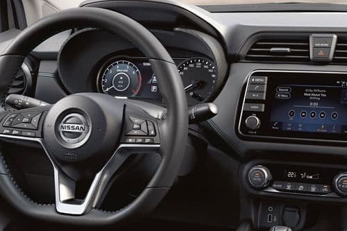  D-Shaped steering wheel for maximum comfort
