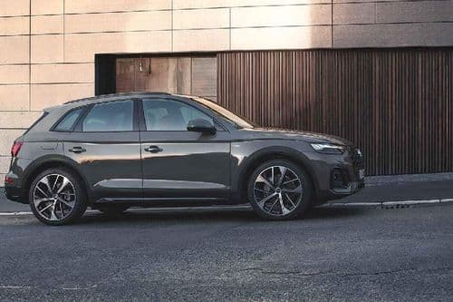 Audi Q5 Right Side View