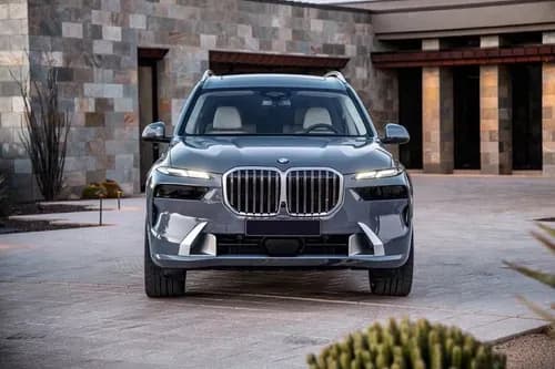 BMW X7 Front View