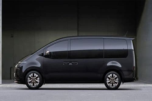 Hyundai Staria Middle View