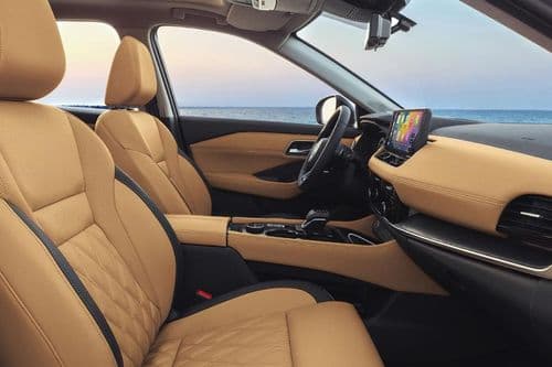 Nissan X-Trail Front Seat Side View