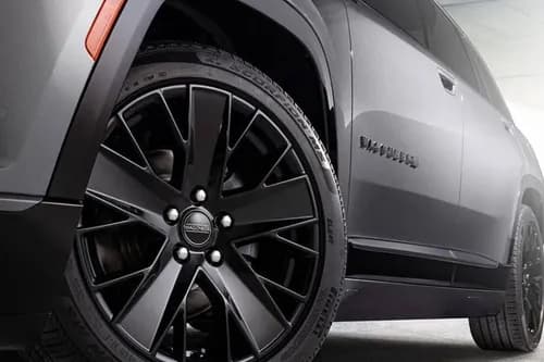 Jeep Wagoneer S Left Front Wheel