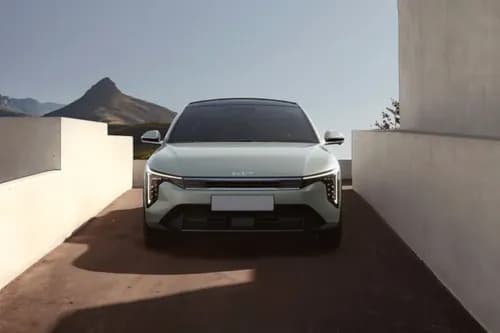 Kia K4 Left Front View