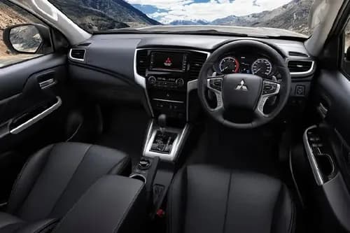 Mitsubishi L200 Dashboard