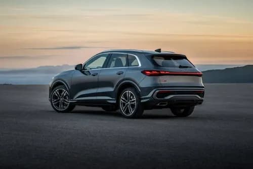 Audi Q5 Left Rear Three Quarter