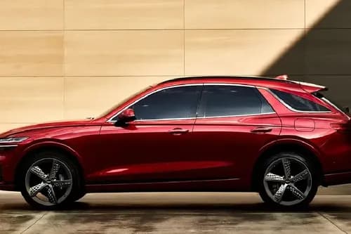 Genesis GV70 Right Side View 