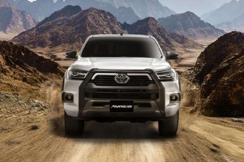 Toyota Hilux 2024 Front View