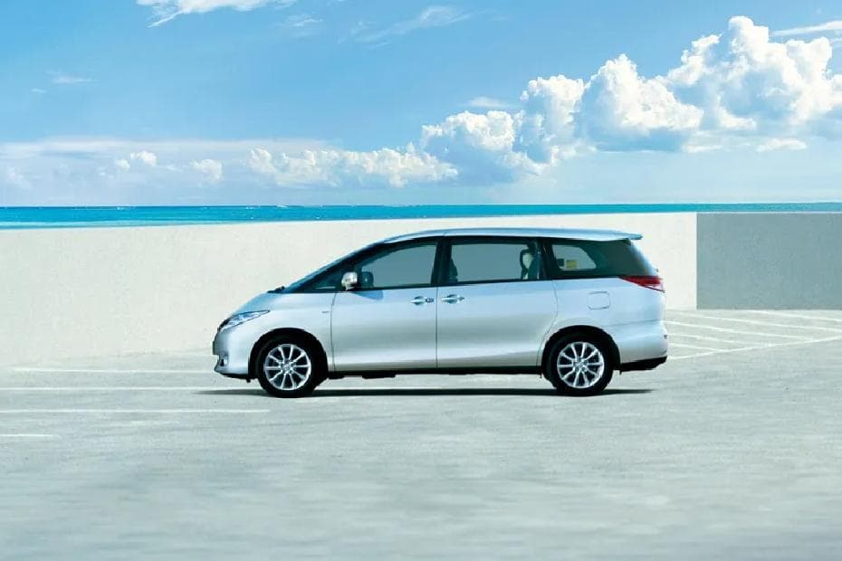 Toyota Previa Left Side View