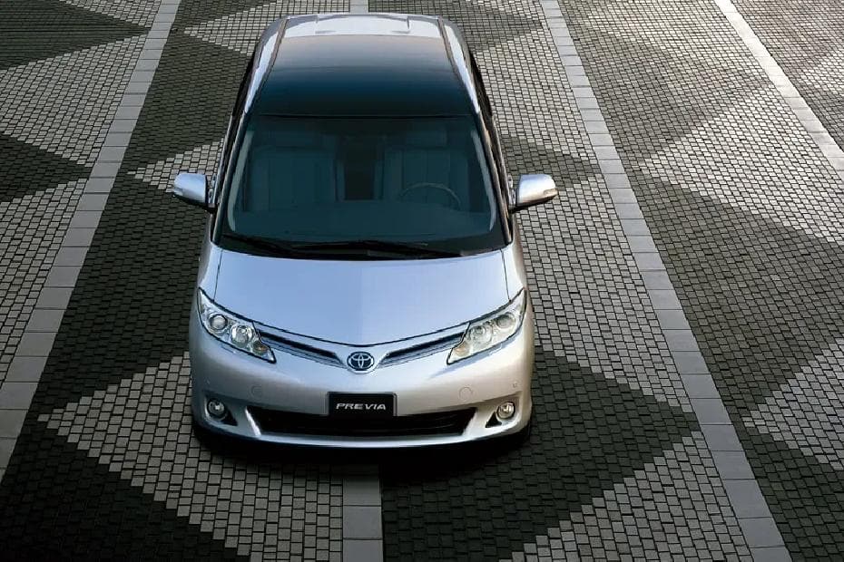 Toyota Previa Top View