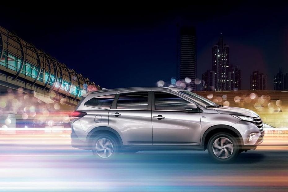 Toyota Rush 2024 Right Side View