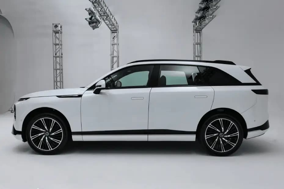 XPENG G9 Left Side View