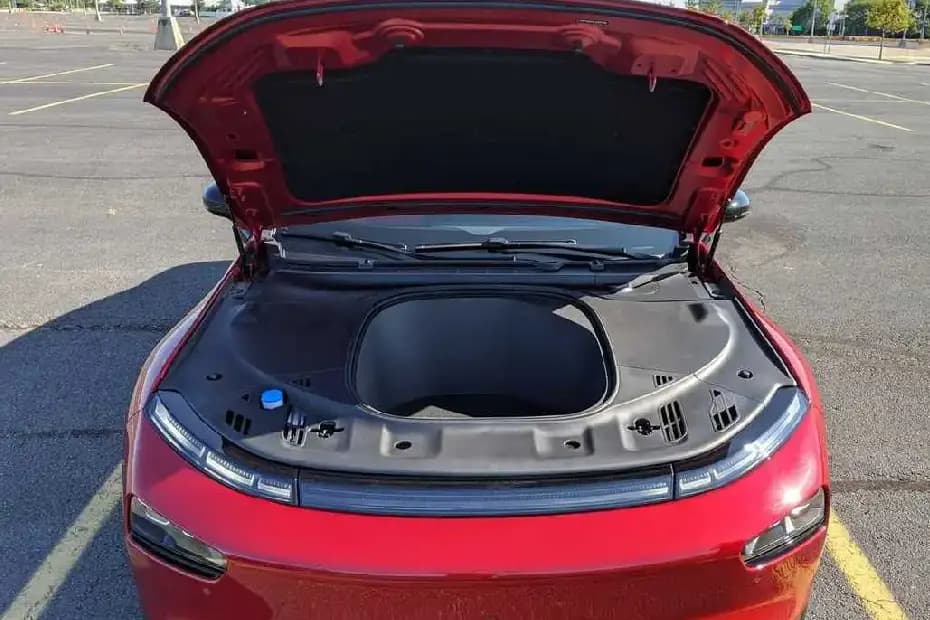 XPENG P7 Boot Space
