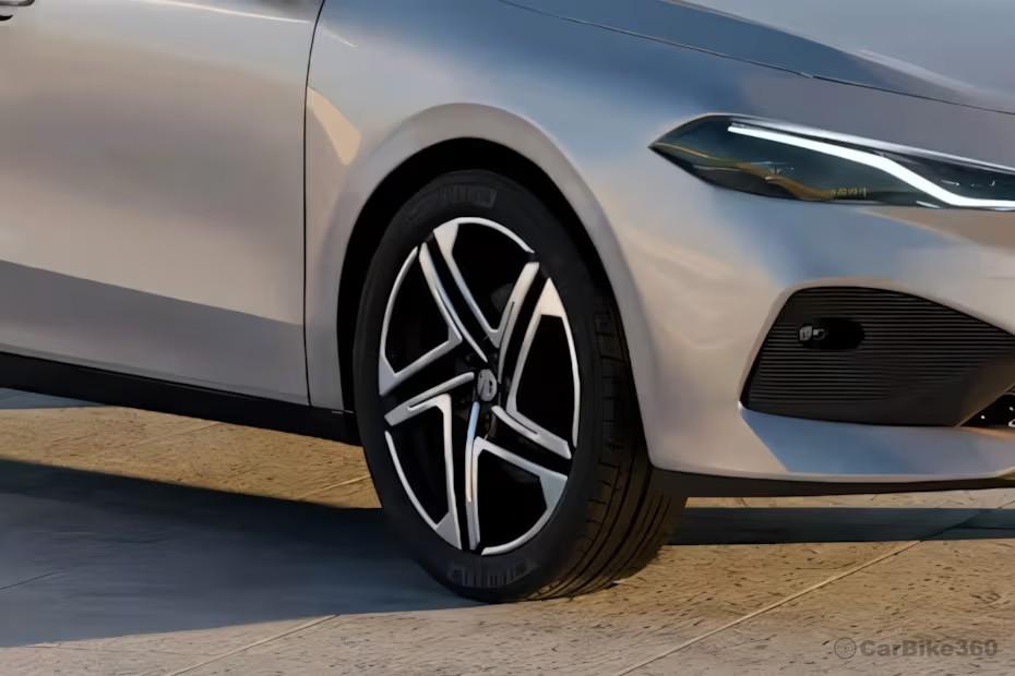 MG 8 PHEV alloy Wheels Close up