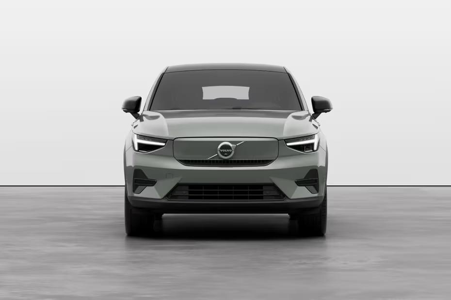 Volvo C40 Recharge 2026 front view with LED headlights Volvo C40 Recharge 2026 front view with LED headlights