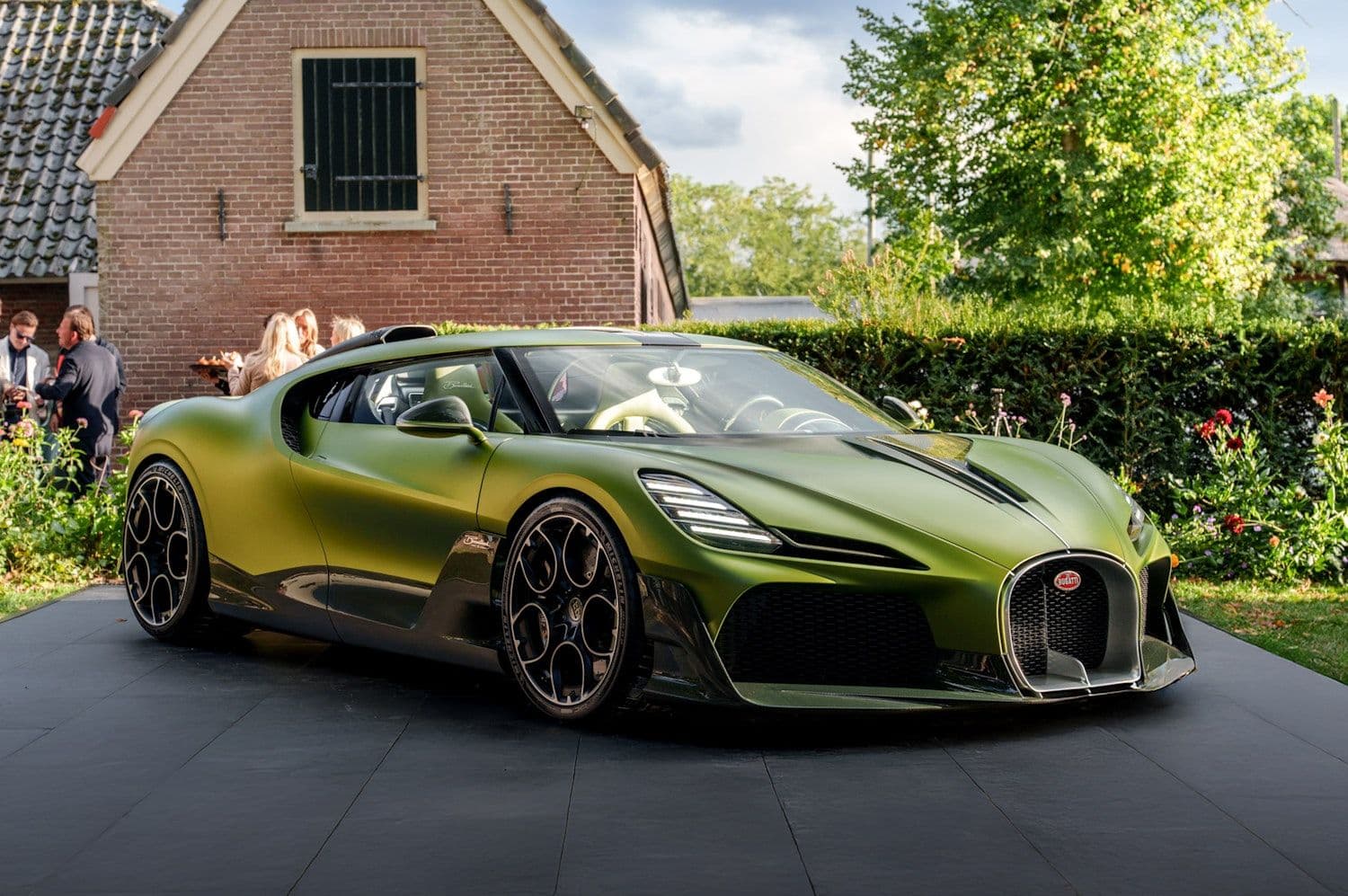 Bugatti Brouillard Debuts in Europe: A Stunning Showcase of Speed, Elegance, and Beauty at Wheels Mariënwaerdt Bugatti Brouillard Debuts in Europe: A Stunning Showcase of Speed, Elegance, and Beauty at Wheels Mariënwaerdt