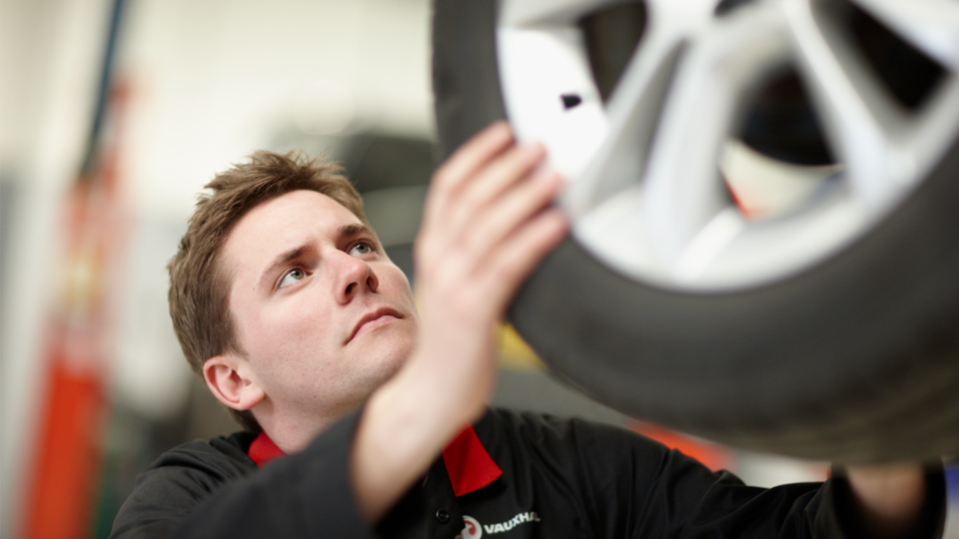 Dubai Police Offer Free Car Inspections For Enhanced Road Safety And Vehicle Maintenance Dubai Police Offer Free Car Inspections For Enhanced Road Safety And Vehicle Maintenance