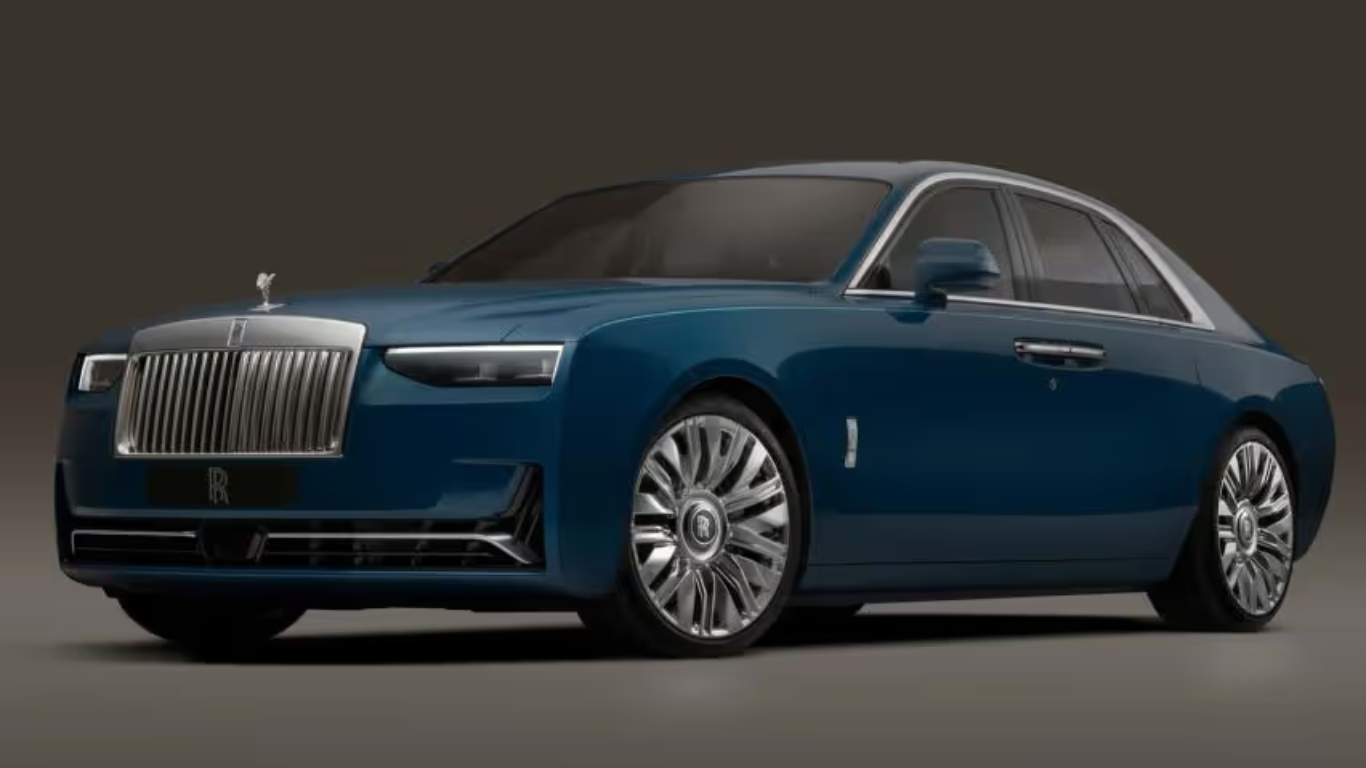 Facelifted Rolls-Royce Ghost Debuts With A Fresh Design Facelifted Rolls-Royce Ghost Debuts With A Fresh Design