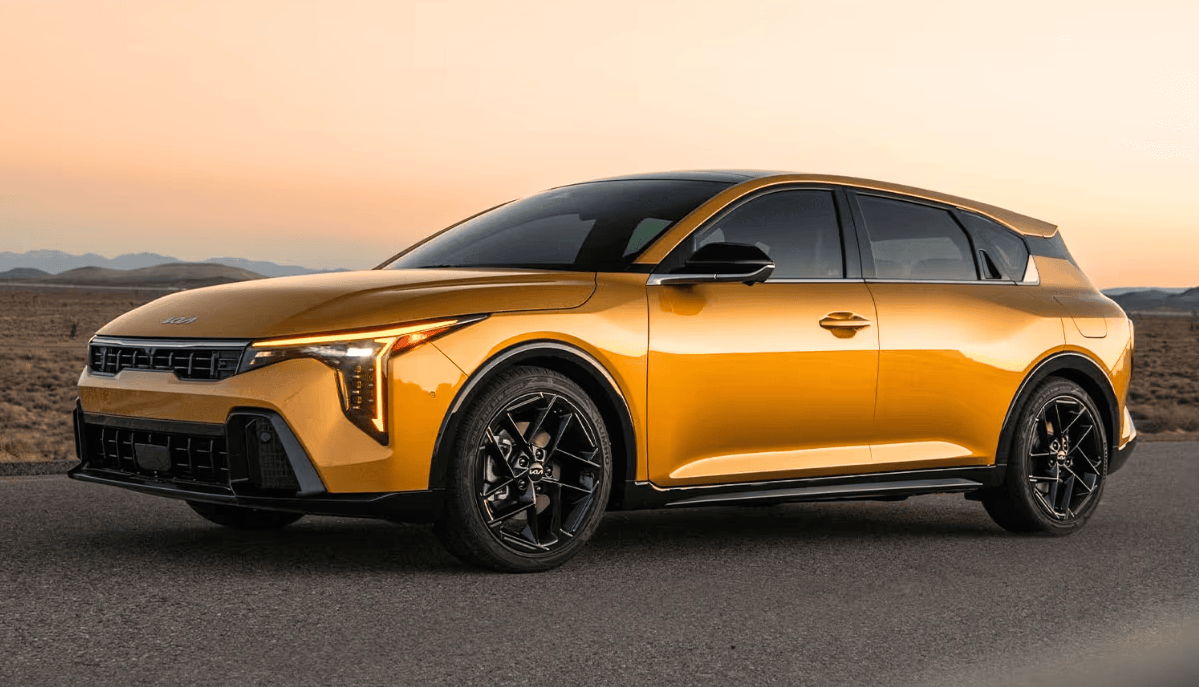 Kia K4 Hatchback Unveiled to Rival Volkswagen Golf Kia K4 Hatchback Unveiled to Rival Volkswagen Golf