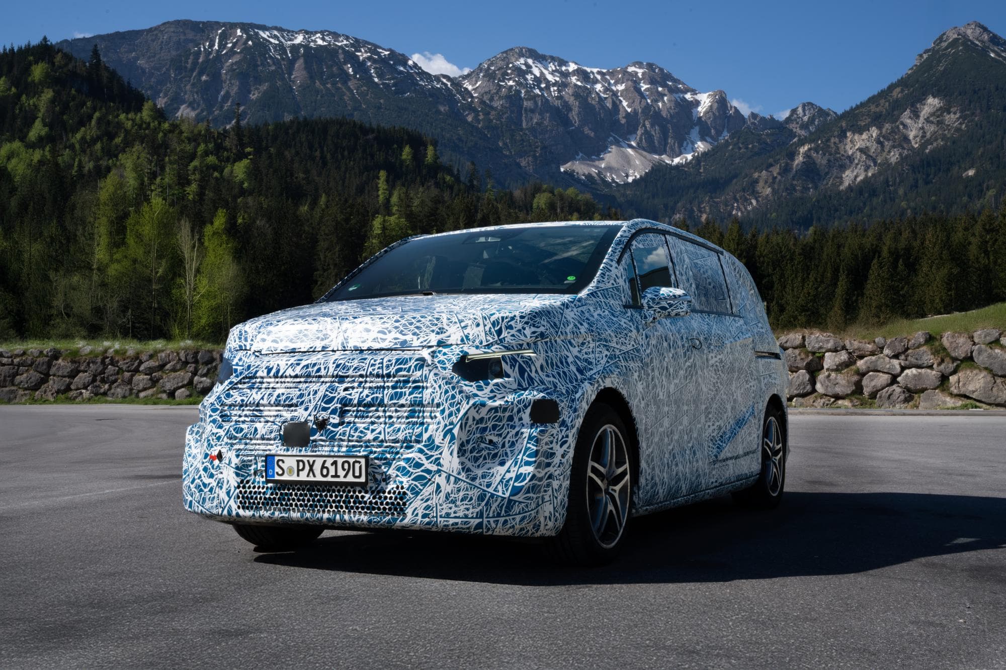 Mercedes-Benz VLE Electric Van: 1,100 km Rome Road Test Proves Range & Comfort Mercedes-Benz VLE Electric Van: 1,100 km Rome Road Test Proves Range & Comfort