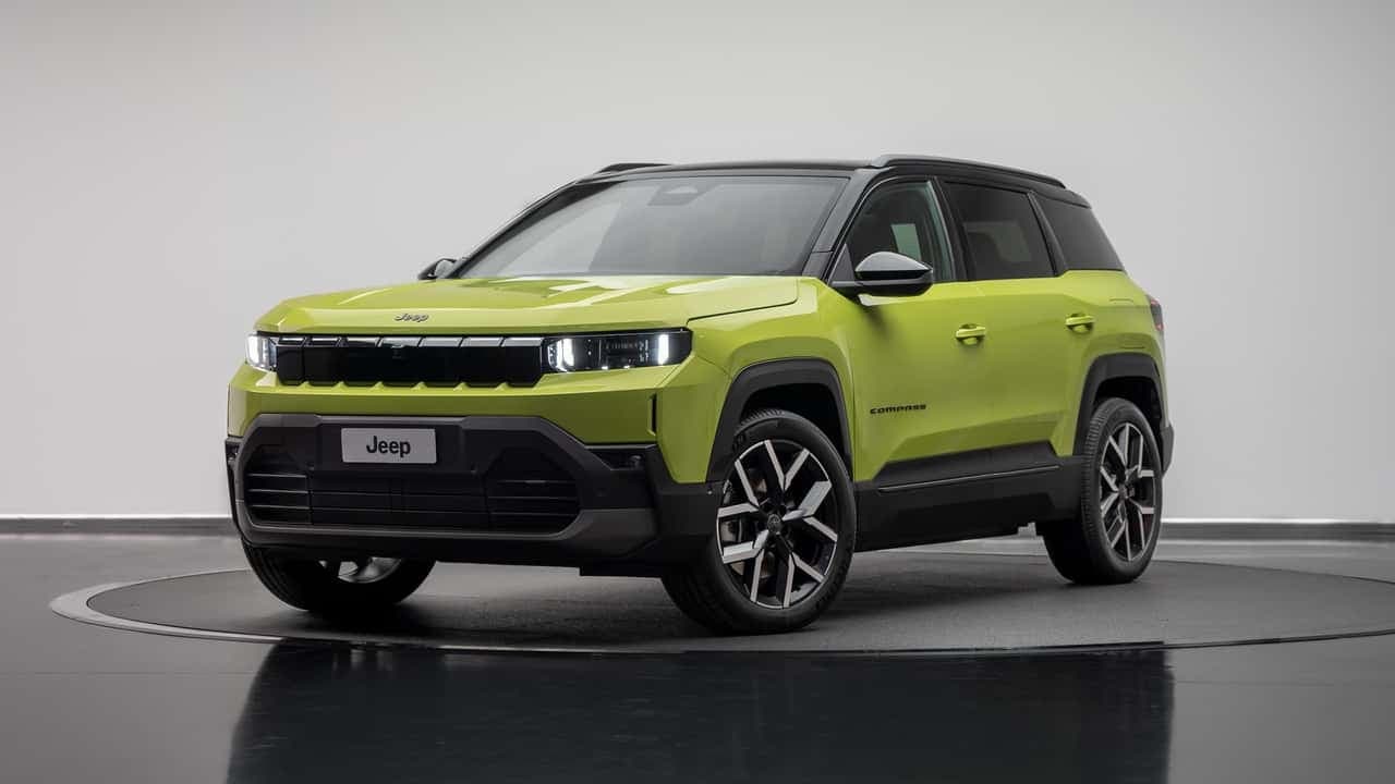 New-Gen Jeep Compass Officially Revealed, Featuring Latest Tech & Electric Powertrain New-Gen Jeep Compass Officially Revealed, Featuring Latest Tech & Electric Powertrain