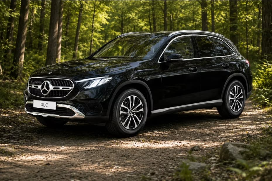 Mercedes-Benz GLC-Class Front Angle Low View Mercedes-Benz GLC-Class Front Angle Low View