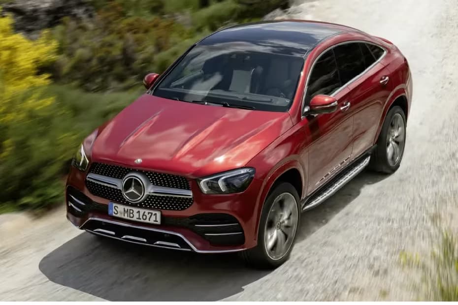 Mercedes-Benz GLE-Class Coupe Front deep Low Angle View Mercedes-Benz GLE-Class Coupe Front deep Low Angle View