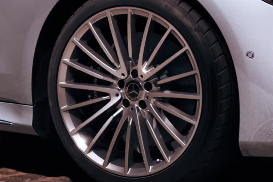 Mercedes-Benz S-Class Wheel View Mercedes-Benz S-Class Wheel View