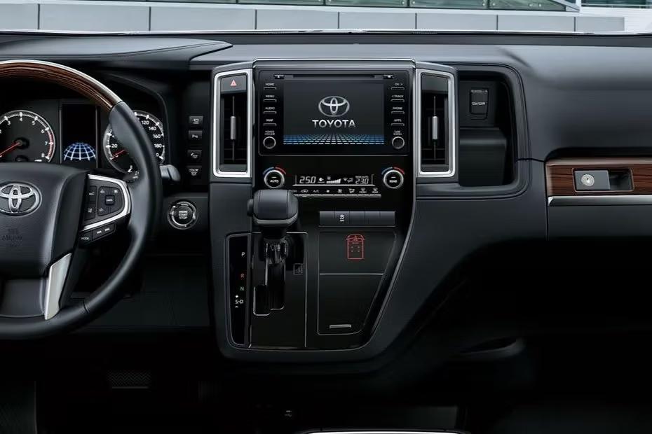 Toyota Granvia Front AC Controls & Stereo Toyota Granvia Front AC Controls & Stereo