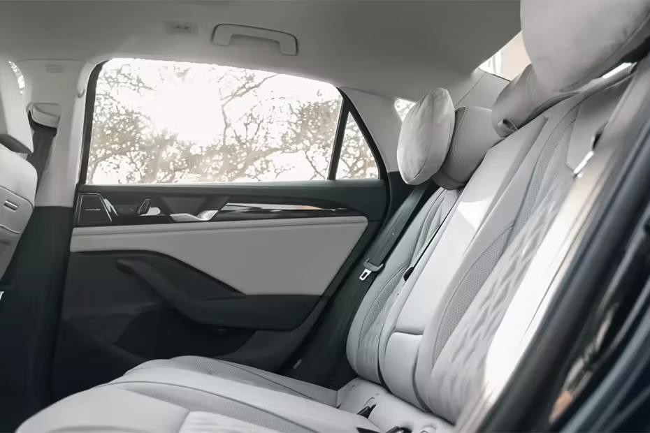 Volkswagen Passat Rear Seats View Volkswagen Passat Rear Seats View