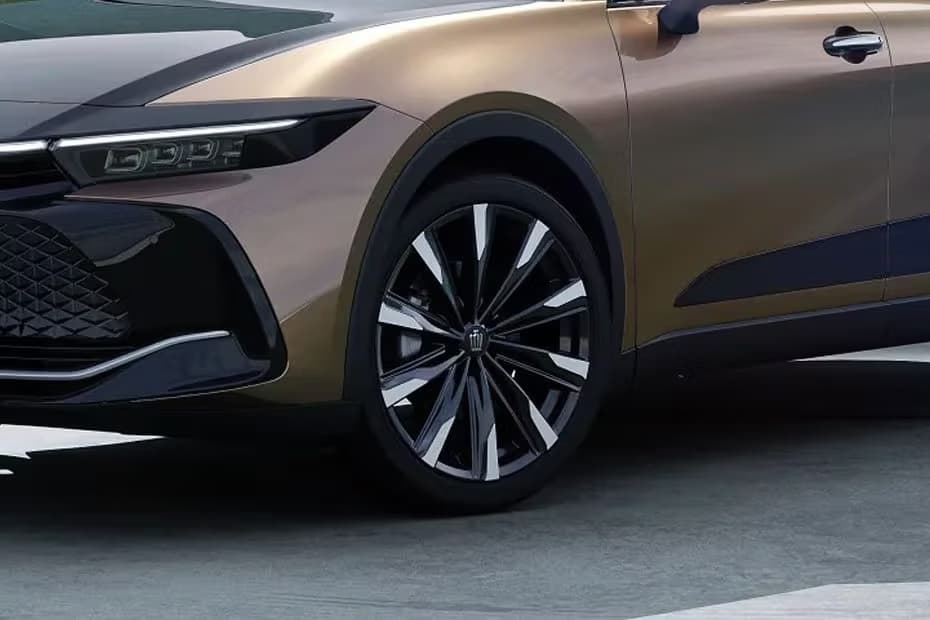crown Hybrid wheel view crown Hybrid wheel view