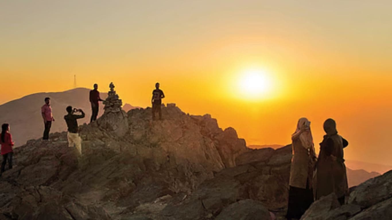 Sunset Drive: Top 5 Scenic Routes in the UAE (Jebel Jais, Hatta) and the Best Convertibles to Drive There Sunset Drive: Top 5 Scenic Routes in the UAE (Jebel Jais, Hatta) and the Best Convertibles to Drive There