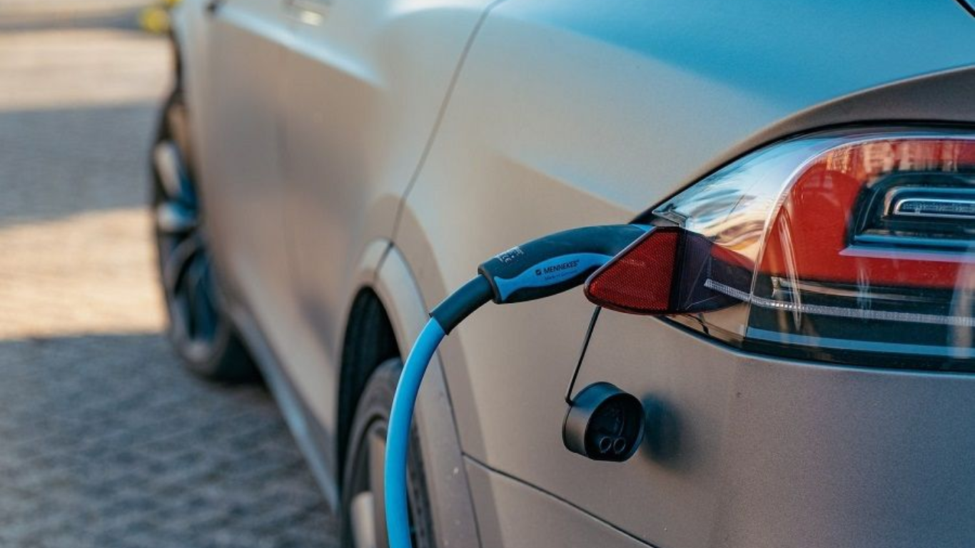 UAE Announces New Fees For Charging Electric Vehicles UAE Announces New Fees For Charging Electric Vehicles