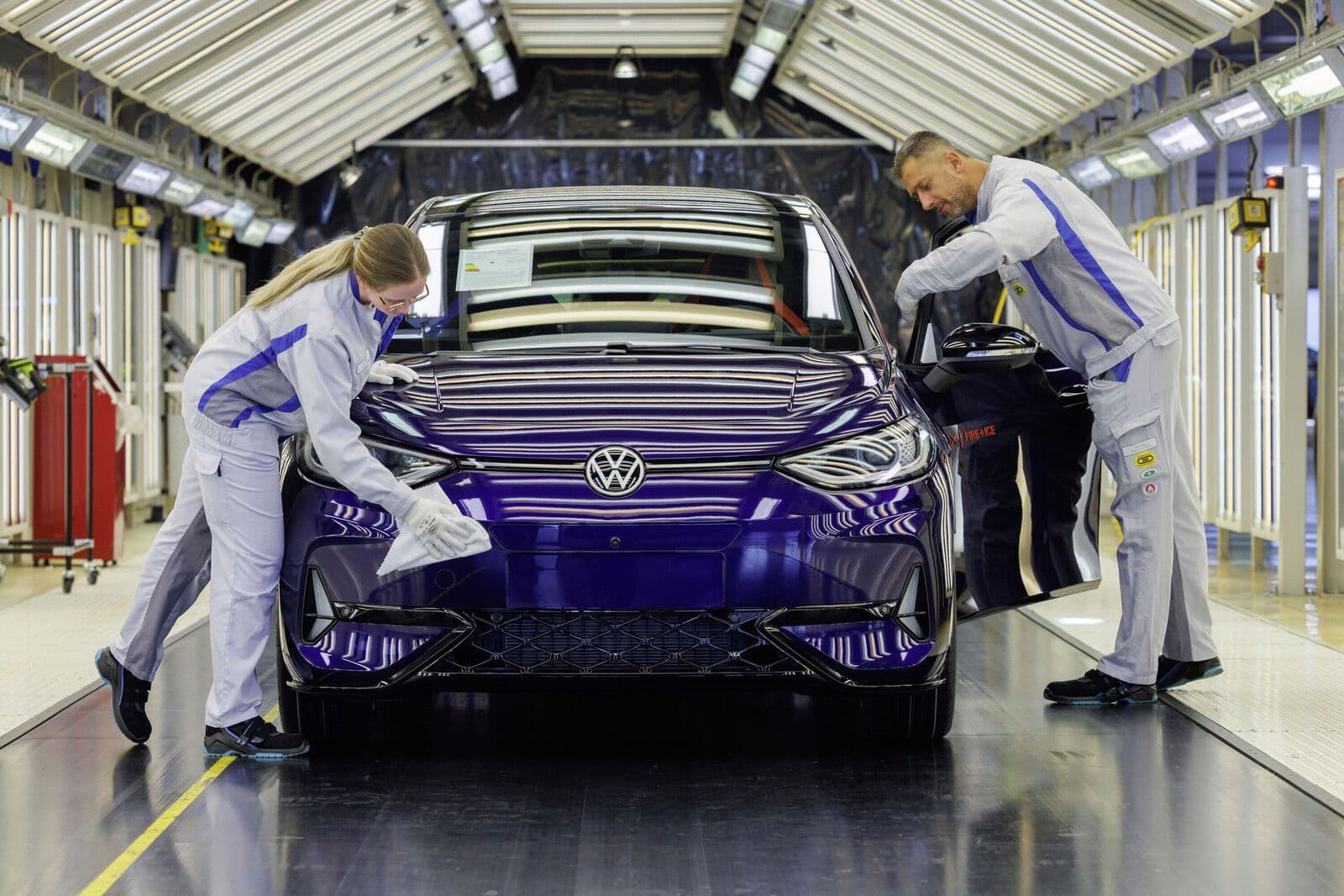 Volkswagen ID.3 GTX FIRE+ICE Enters Production, Limited to 1,990 Units Worldwide Volkswagen ID.3 GTX FIRE+ICE Enters Production, Limited to 1,990 Units Worldwide