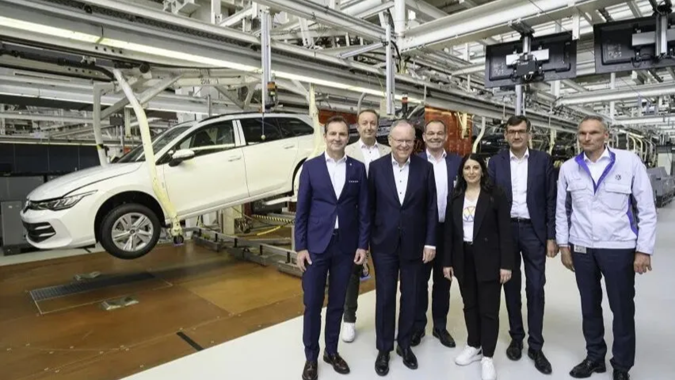Volkswagen's Wolfsburg plant celebrates 50 years of Golf production Volkswagen's Wolfsburg plant celebrates 50 years of Golf production