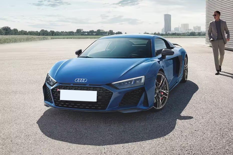 Audi R8 Coupe 2026 front left side angle view Audi R8 Coupe 2026 front left side angle view
